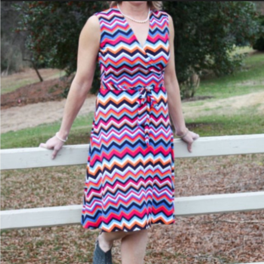 Leota Midi Dress in Vivid Zig Zag Size Small Belted Faux Wrap